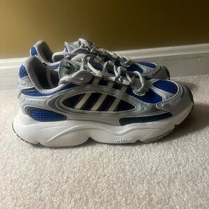 Adidas Size US  7Y Women 8.5